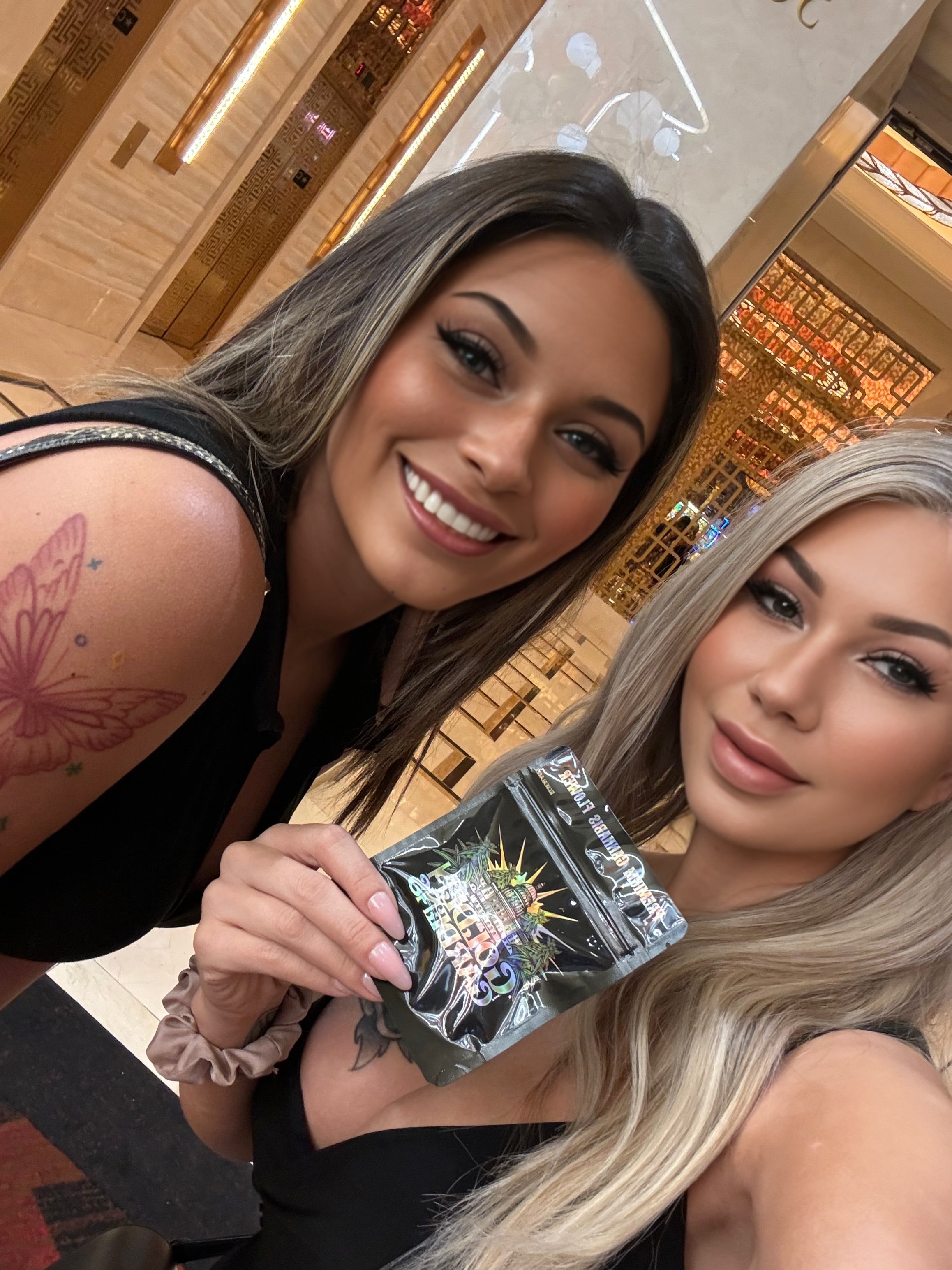 Vegas Ladies, loving, golden gardens Blue Dream